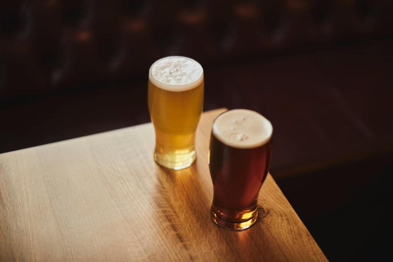 The Lord Grenfell Bed and Breakfast Maidenhead Eksteriør billede Two pints of beer